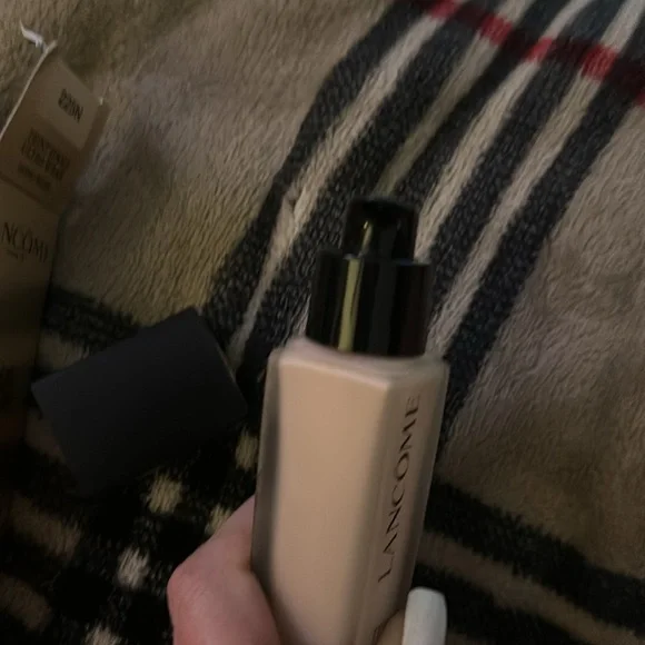 Teint Idole Ultra Wear 225N Long Wear - Picture 8 of 8